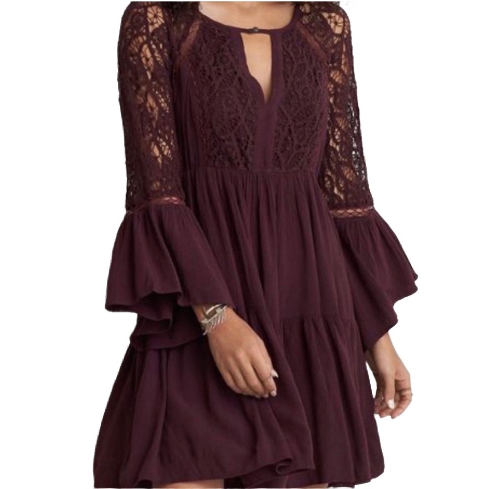 American Eagle ⭐️ Like New Crochet Bell Sleeve Boho Mini Dress Size Medium